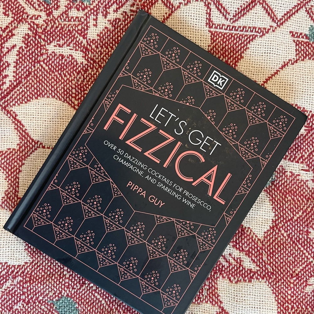 *NWT* “Let's Get Fizzical” Book ~Recipes for many different cocktails. 🍸